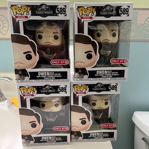 FUNKO pop Jurassic World Owen with baby raptor number 589 target exclusive